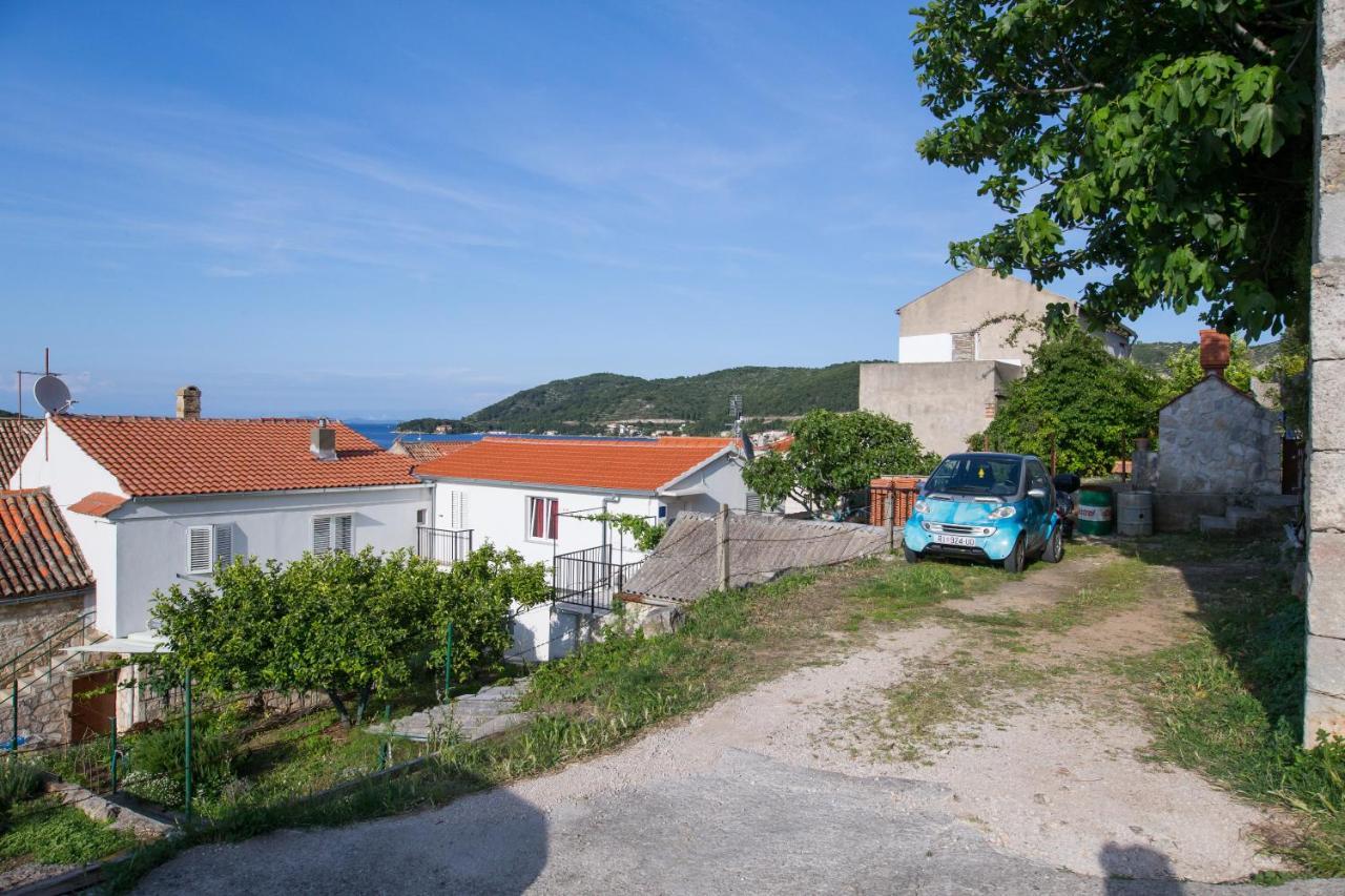 Strma Apartments Vis Exterior photo