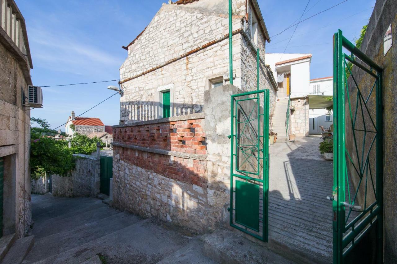 Strma Apartments Vis Exterior photo