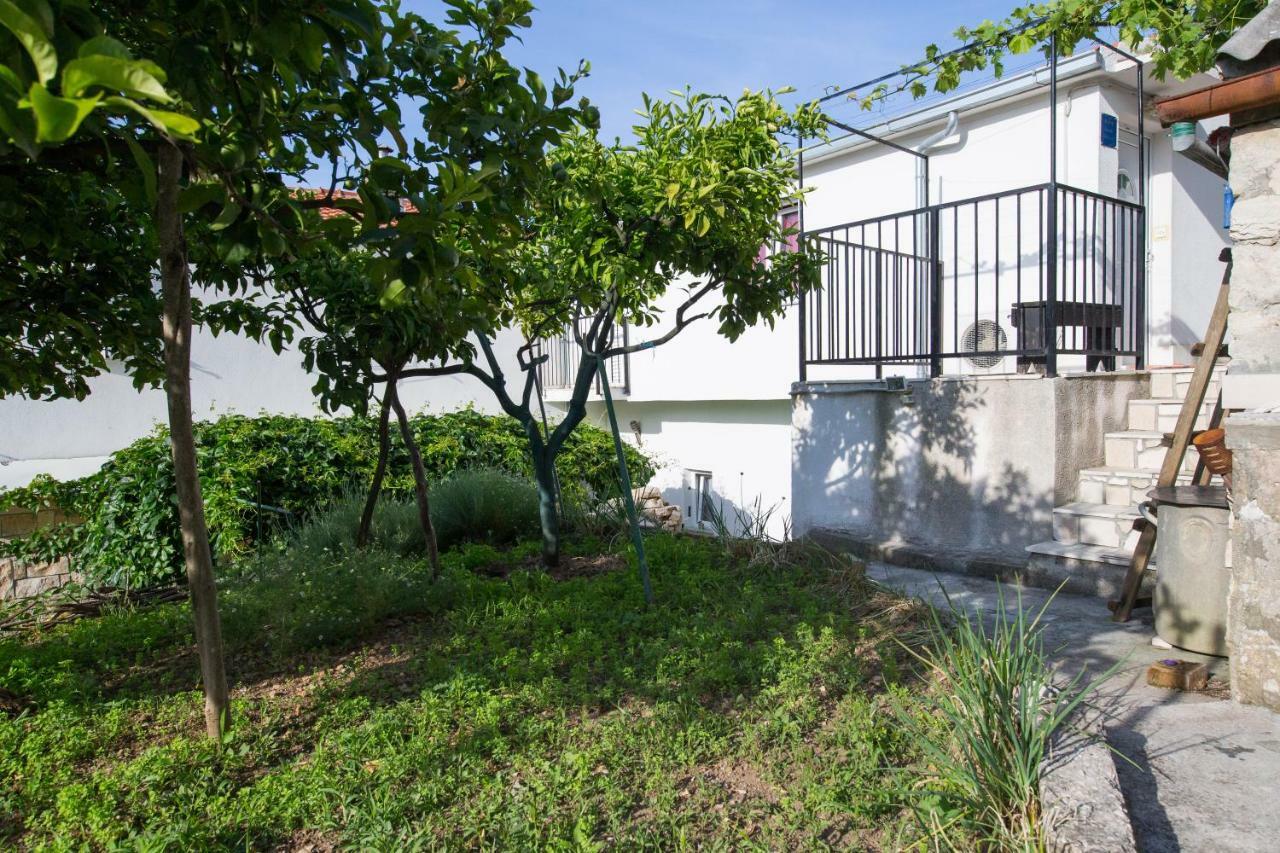 Strma Apartments Vis Exterior photo