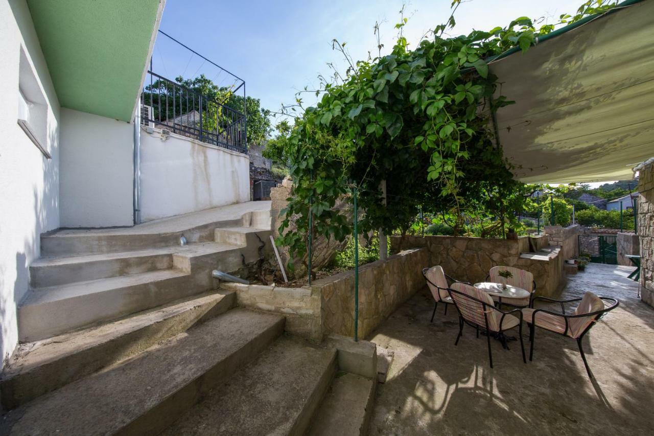 Strma Apartments Vis Exterior photo