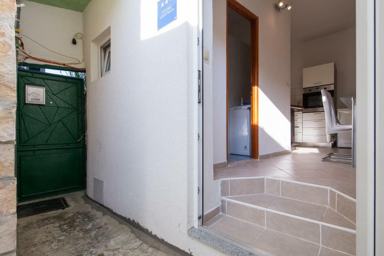 Strma Apartments Vis Exterior photo